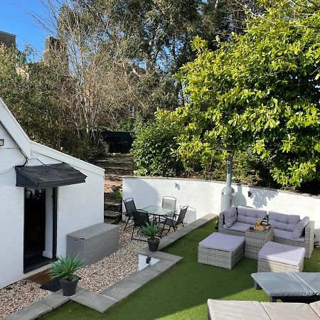 2 Bedroom Cosy Cottage With Hot Tub In Hambrook Close To Bristol City Centre Экстерьер фото