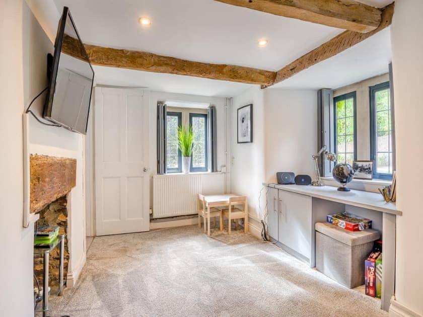2 Bedroom Cosy Cottage With Hot Tub In Hambrook Close To Bristol City Centre Экстерьер фото