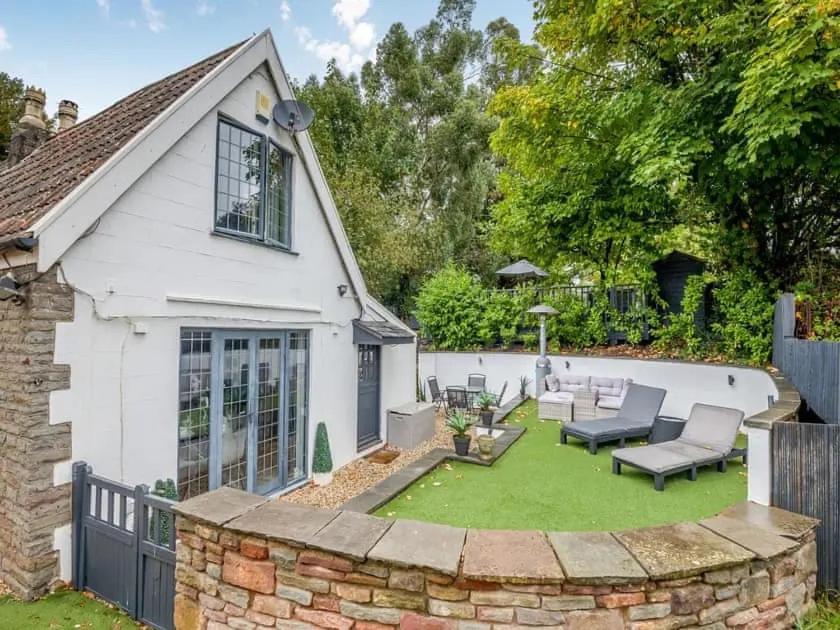 2 Bedroom Cosy Cottage With Hot Tub In Hambrook Close To Bristol City Centre Экстерьер фото